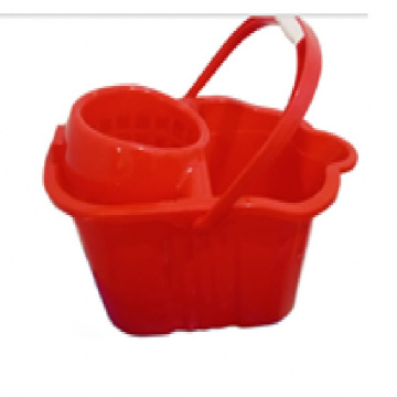 CUBETA CON EXPRIMIDOR ROJA 17 LTS CON LLANTITAS